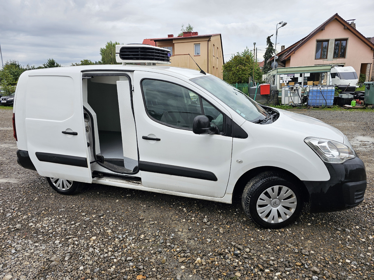CITROËN Berlingo long chlodnia mroznia carrier Klima EURO6 - Dostavno vozilo hladnjača: slika 2 CITROËN Berlingo long chlodnia mroznia carrier Klima EURO6 - Dostavno vozilo hladnjača: slika 2