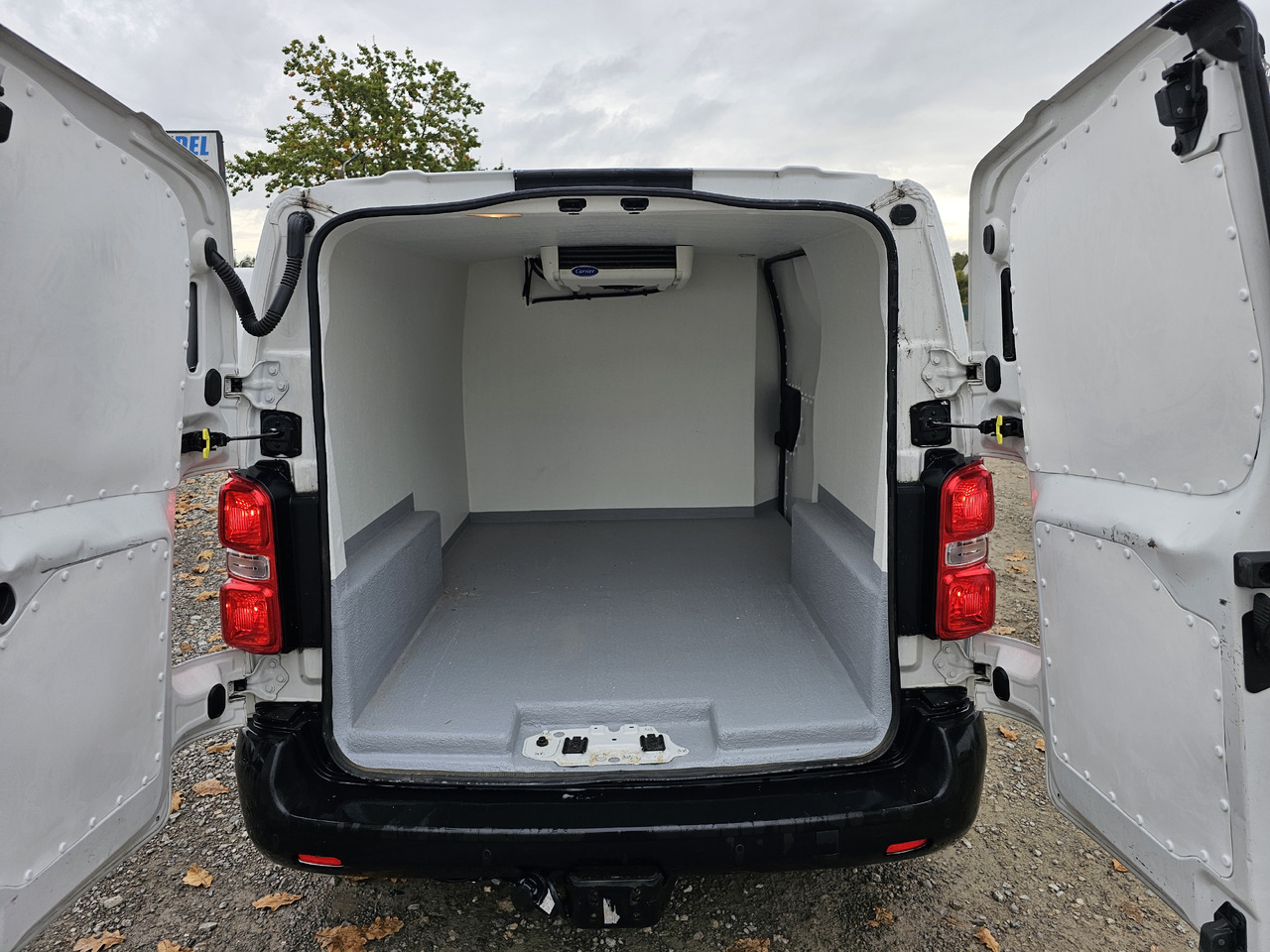 Citroen JUMPY CHLODNIA MROZNIA CARRIER+230V KLIMA NAVI EURO6 - Dostavno vozilo hladnjača: slika 1 Citroen JUMPY CHLODNIA MROZNIA CARRIER+230V KLIMA NAVI EURO6 - Dostavno vozilo hladnjača: slika 1