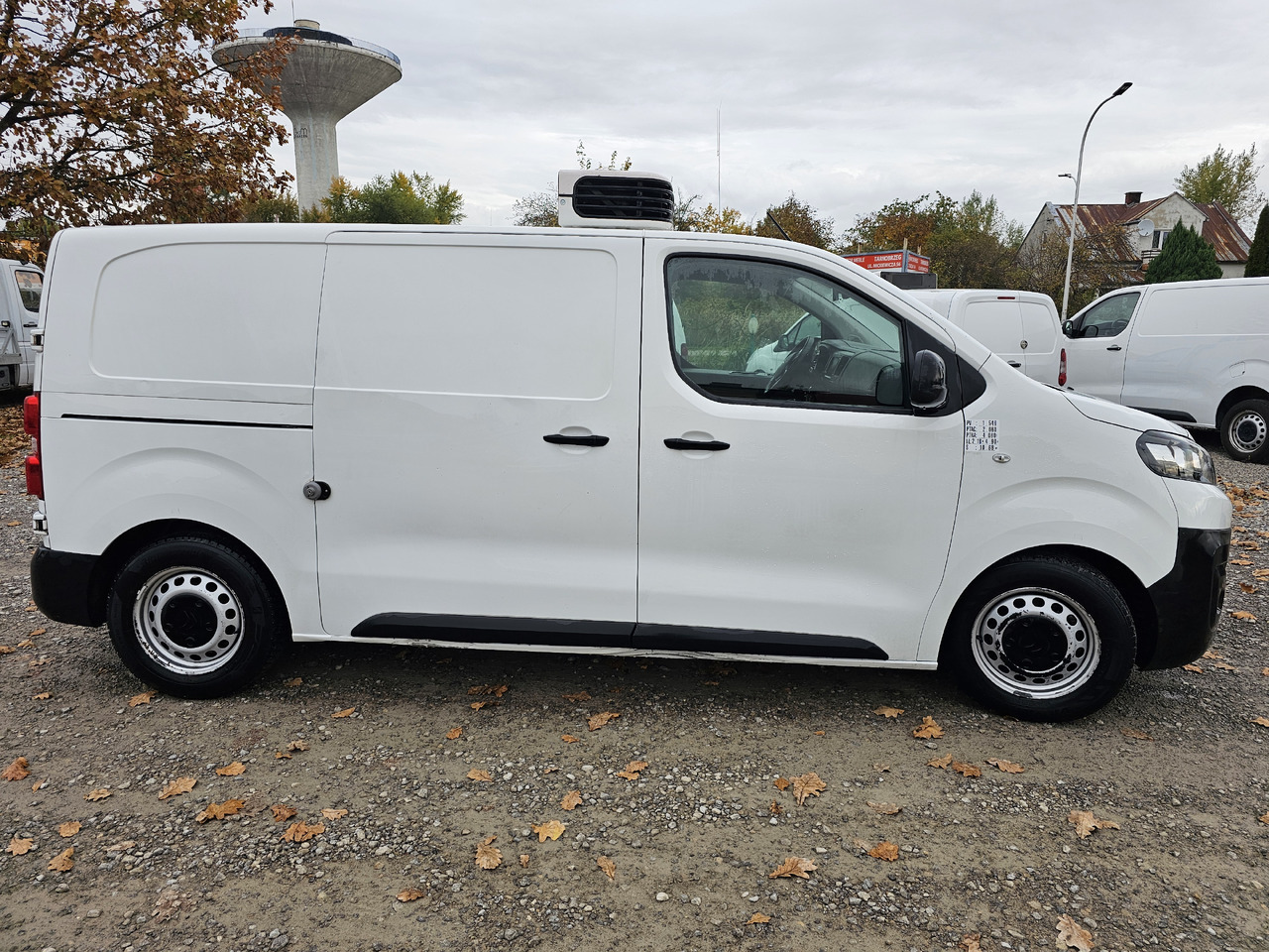 Lizing Citroen JUMPY CHLODNIA MROZNIA CARRIER+230V KLIMA NAVI EURO6 Citroen JUMPY CHLODNIA MROZNIA CARRIER+230V KLIMA NAVI EURO6: slika 17 Lizing Citroen JUMPY CHLODNIA MROZNIA CARRIER+230V KLIMA NAVI EURO6 Citroen JUMPY CHLODNIA MROZNIA CARRIER+230V KLIMA NAVI EURO6: slika 17