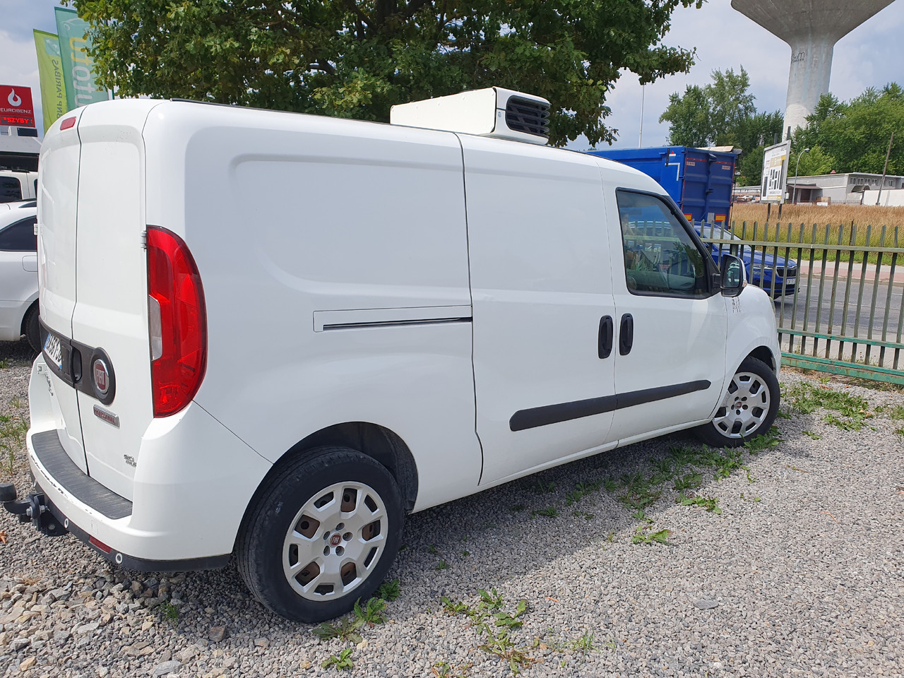 FIAT DOBLO 1.6 LONG CHLODNIA MROZNIA carrier + 230 V KLIMA EURO6 - Dostavno vozilo hladnjača: slika 3 FIAT DOBLO 1.6 LONG CHLODNIA MROZNIA carrier + 230 V KLIMA EURO6 - Dostavno vozilo hladnjača: slika 3