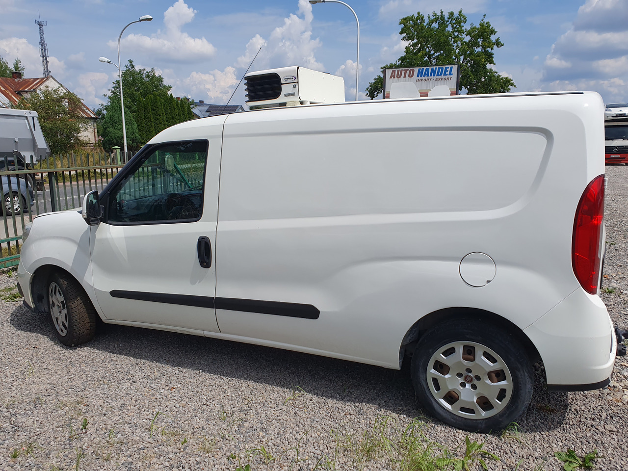 FIAT DOBLO 1.6 LONG CHLODNIA carrier KLIMA EURO6 - Dostavno vozilo hladnjača: slika 4 FIAT DOBLO 1.6 LONG CHLODNIA carrier KLIMA EURO6 - Dostavno vozilo hladnjača: slika 4