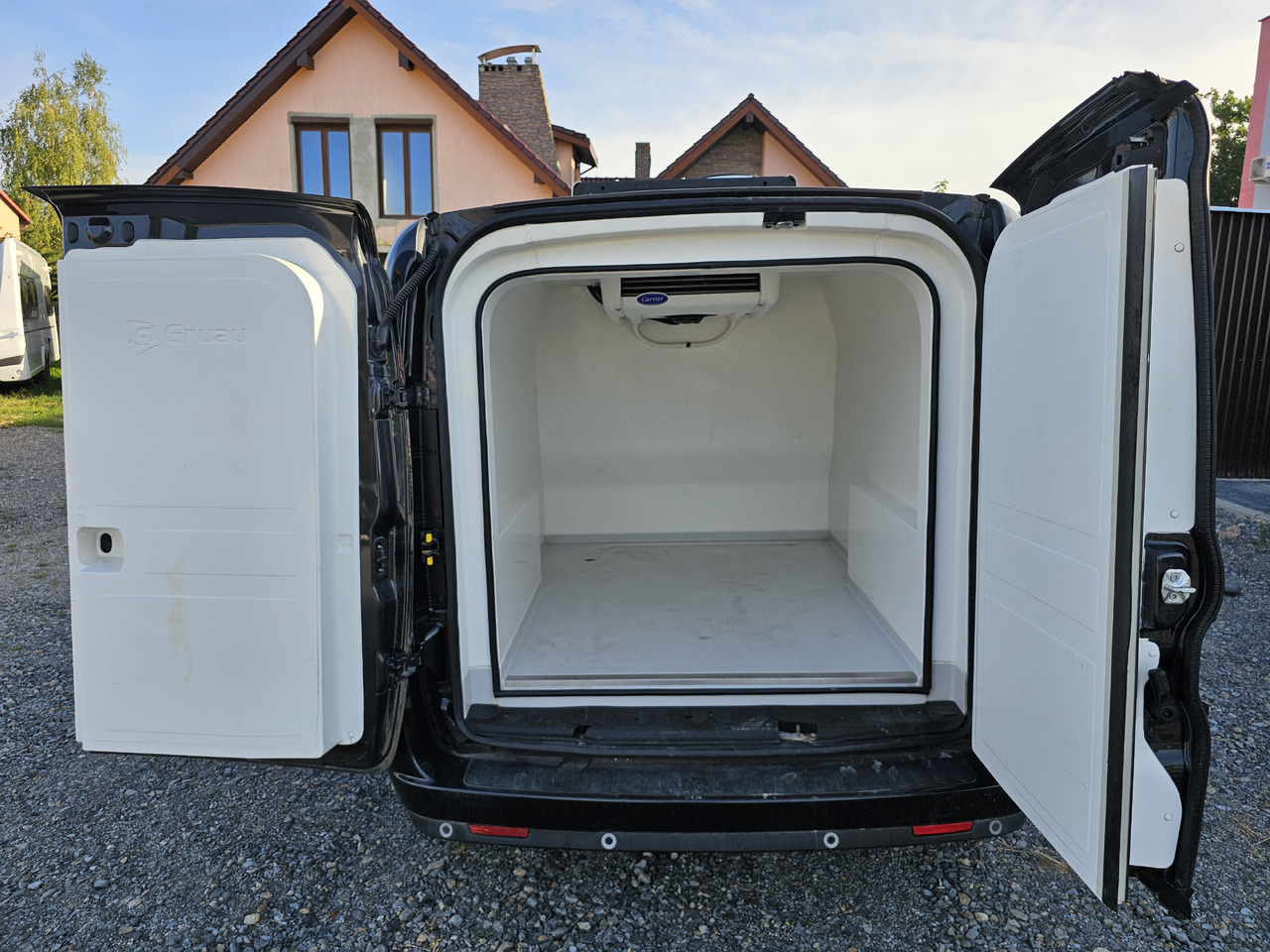 FIAT DOBLO CHLODNIA MROZNIA - 20C CARRIER KLIMA EURO6 - Dostavno vozilo hladnjača: slika 1 FIAT DOBLO CHLODNIA MROZNIA - 20C CARRIER KLIMA EURO6 - Dostavno vozilo hladnjača: slika 1