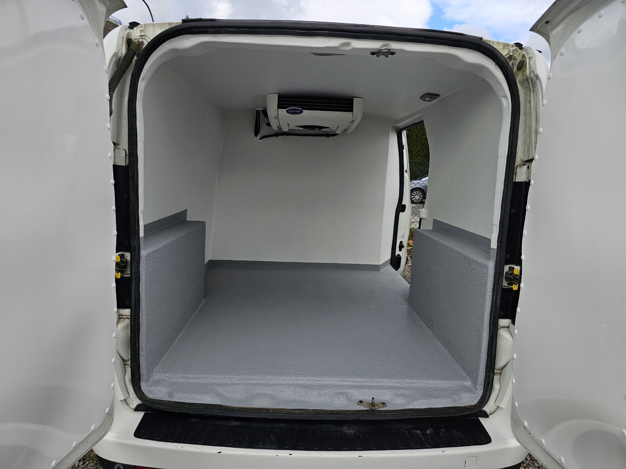 OPEL COMBO MAXI LONG CHLODNIA MROZNIA CARRIER KLIMA EURO6 - Dostavno vozilo hladnjača: slika 2 OPEL COMBO MAXI LONG CHLODNIA MROZNIA CARRIER KLIMA EURO6 - Dostavno vozilo hladnjača: slika 2