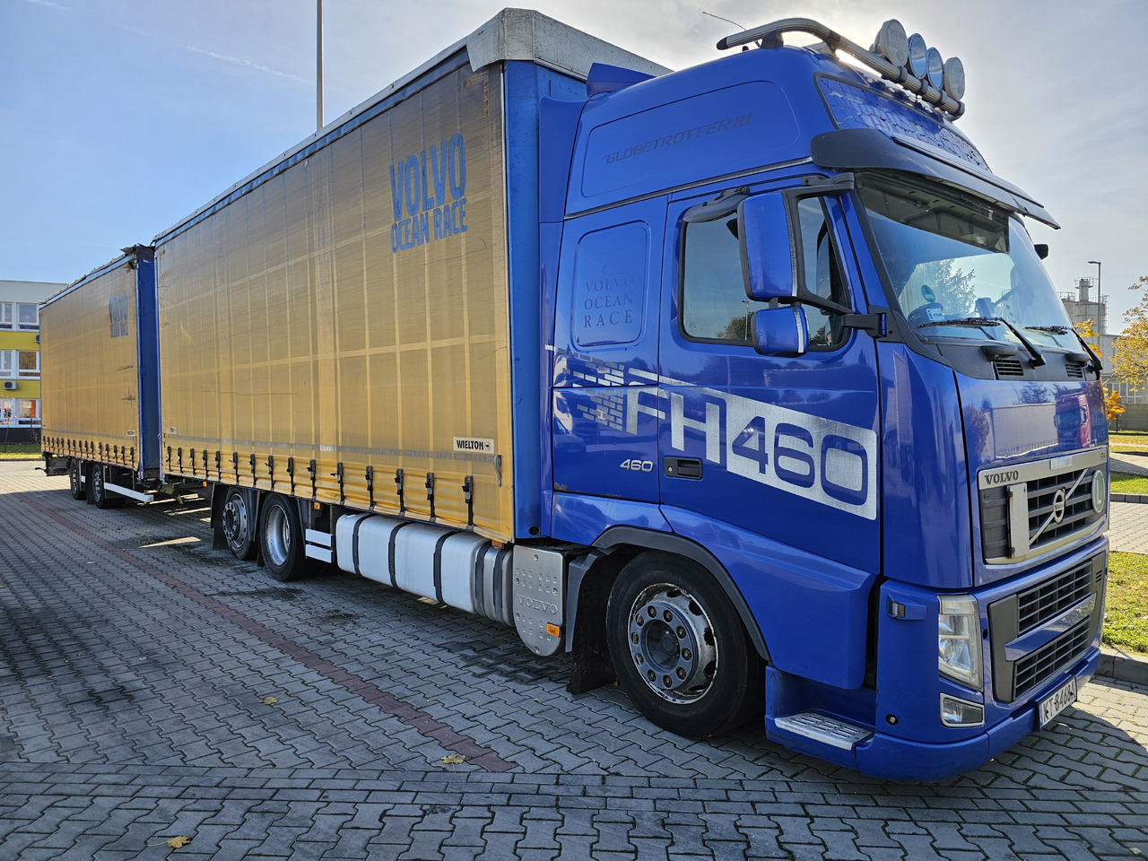 VOLVO FH460 ZESTAW TANDEM 120 M3 PRZEJAZDOWY + PRZYCZEPA FIRANKA SAF - Kamion sa ceradom: slika 1 VOLVO FH460 ZESTAW TANDEM 120 M3 PRZEJAZDOWY + PRZYCZEPA FIRANKA SAF - Kamion sa ceradom: slika 1