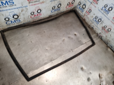 Case 1394, Case 94, 90 Series, Cab Back Windows Seal K303592 - Staklo i delovi: slika 2 Case 1394, Case 94, 90 Series, Cab Back Windows Seal K303592 - Staklo i delovi: slika 2