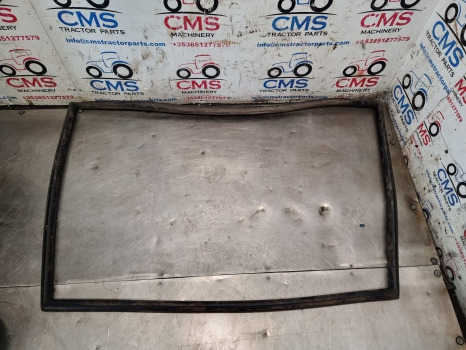 Case 1394, Case 94, 90 Series, Cab Back Windows Seal K303592 - Staklo i delovi: slika 1 Case 1394, Case 94, 90 Series, Cab Back Windows Seal K303592 - Staklo i delovi: slika 1