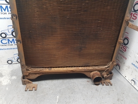 Case 5000 5140, 5250 Engine Water Cooling Radiator 104753a1; 104753a2; A190604 - Radijator za Traktor: slika 2 Case 5000 5140, 5250 Engine Water Cooling Radiator 104753a1; 104753a2; A190604 - Radijator za Traktor: slika 2