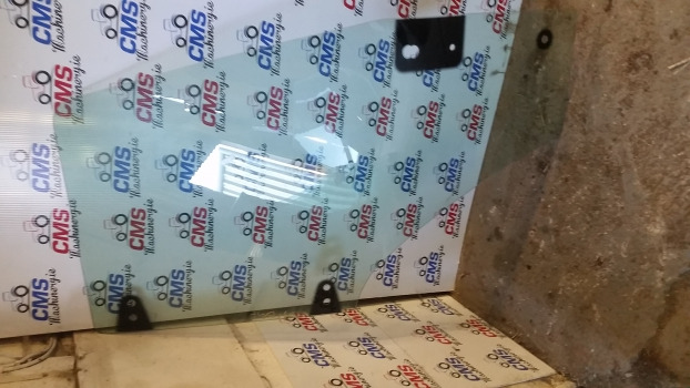 Case Mxm, Jxu New Holland Tm, Tl, Ts Series Cab Door Glass Rh 82036000 - Staklo i delovi: slika 1 Case Mxm, Jxu New Holland Tm, Tl, Ts Series Cab Door Glass Rh 82036000 - Staklo i delovi: slika 1