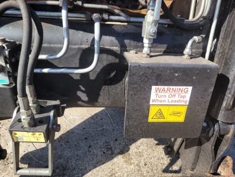 Case Mxm120, Mxm140, Mxm130 New Holland Tm120, Tm140, Tm150 Rossmore Loader - Prednji utovarivač za traktor: slika 3 Case Mxm120, Mxm140, Mxm130 New Holland Tm120, Tm140, Tm150 Rossmore Loader - Prednji utovarivač za traktor: slika 3
