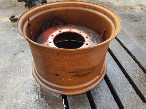 Fendt 724 S4 Massey Ferguson Front Wheel Rim W18x28, Red H718701024018 - Felna za Traktor: slika 4 Fendt 724 S4 Massey Ferguson Front Wheel Rim W18x28, Red H718701024018 - Felna za Traktor: slika 4