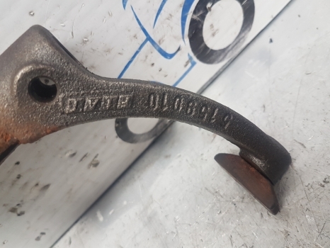 Fiat F Series F115, F120, F130, F140 Clutch Control Fork Assembly 5159010 - Kvačilo i delovi za Traktor: slika 2 Fiat F Series F115, F120, F130, F140 Clutch Control Fork Assembly 5159010 - Kvačilo i delovi za Traktor: slika 2