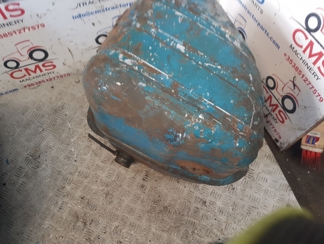 Ford 4000,  4600 Fuel Tank 83935630, E2nn9002ba, E3nn9002kb - Rezervoar za gorivo za Traktor: slika 4 Ford 4000,  4600 Fuel Tank 83935630, E2nn9002ba, E3nn9002kb - Rezervoar za gorivo za Traktor: slika 4