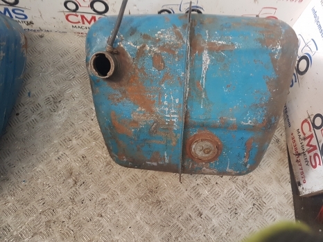 Ford 4000,  4600 Fuel Tank 83935630, E2nn9002ba, E3nn9002kb - Rezervoar za gorivo za Traktor: slika 1 Ford 4000,  4600 Fuel Tank 83935630, E2nn9002ba, E3nn9002kb - Rezervoar za gorivo za Traktor: slika 1