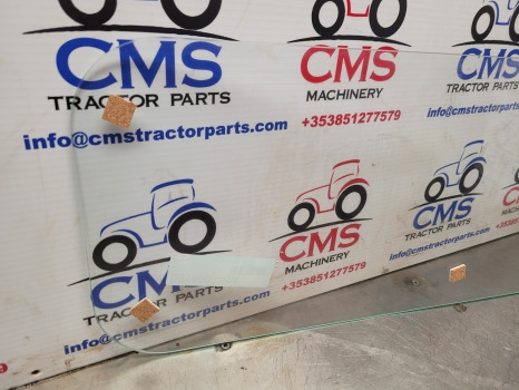 Ford 4000, 5000, 6000, 4600, 5600, 6600 Safety Cab Back Glass Lower 81827485 - Staklo i delovi: slika 2 Ford 4000, 5000, 6000, 4600, 5600, 6600 Safety Cab Back Glass Lower 81827485 - Staklo i delovi: slika 2