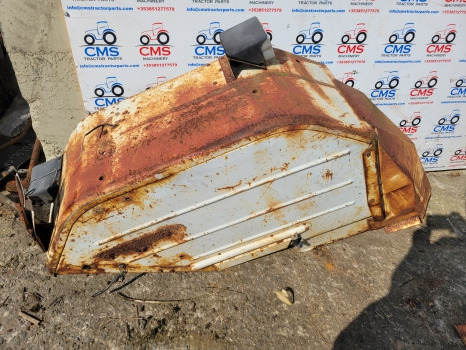 Ford 5000, 6000, 7000 Cab Rear Mudguard Fender Lhs Wide Type 82008463 - Blatobran: slika 4 Ford 5000, 6000, 7000 Cab Rear Mudguard Fender Lhs Wide Type 82008463 - Blatobran: slika 4