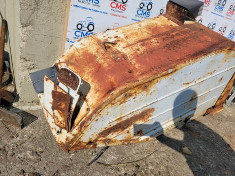 Ford 5000, 6000, 7000 Cab Rear Mudguard Fender Lhs Wide Type 82008463 - Blatobran: slika 2 Ford 5000, 6000, 7000 Cab Rear Mudguard Fender Lhs Wide Type 82008463 - Blatobran: slika 2
