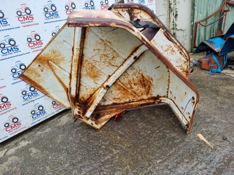 Ford 5000, 6000, 7000 Mudguard Pair Genuine, 82008463, 82008463 - Blatobran: slika 4 Ford 5000, 6000, 7000 Mudguard Pair Genuine, 82008463, 82008463 - Blatobran: slika 4