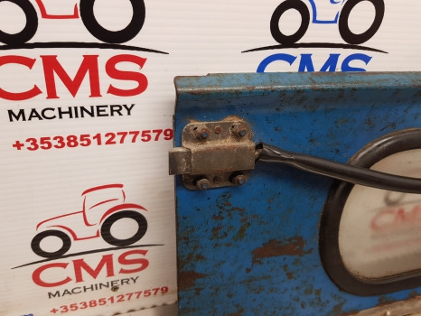 Ford 6610, 10, 600, Tw Q Cab Series, Bottom Rear Glass With Panel 83909609 - Staklo i delovi: slika 3 Ford 6610, 10, 600, Tw Q Cab Series, Bottom Rear Glass With Panel 83909609 - Staklo i delovi: slika 3