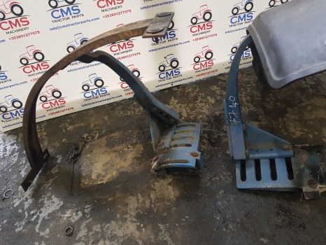 Ford 7740, 5640, 6640 Front Mudguard Bracket Kit E9nn16224aa11b, E9nn16225aa11b - Blatobran: slika 4 Ford 7740, 5640, 6640 Front Mudguard Bracket Kit E9nn16224aa11b, E9nn16225aa11b - Blatobran: slika 4