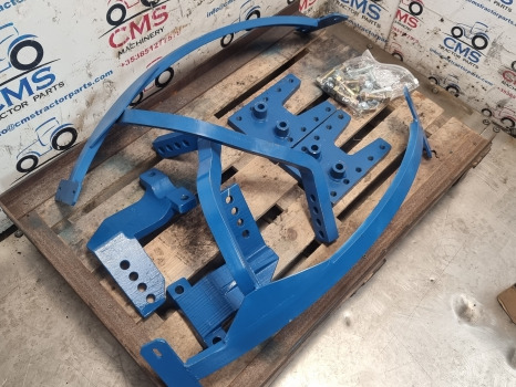 Ford 8210, Front Mudguard Bracket Kit Carraro E6nn16c199ba - Blatobran: slika 2 Ford 8210, Front Mudguard Bracket Kit Carraro E6nn16c199ba - Blatobran: slika 2