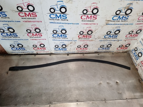 Ford Sq Cab, 10, Tw, 30 Cab Mudguard Seal E4nn16r322ab, E4nn16r322ac - Blatobran: slika 1 Ford Sq Cab, 10, Tw, 30 Cab Mudguard Seal E4nn16r322ab, E4nn16r322ac - Blatobran: slika 1