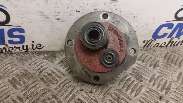 Ford Tw, 30 Series Tw15,tw20 Transmission Retainer D8nn7a284aa, D8nn7050aa - Menjač: slika 2 Ford Tw, 30 Series Tw15,tw20 Transmission Retainer D8nn7a284aa, D8nn7050aa - Menjač: slika 2