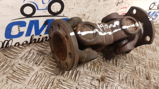John Deere 5020,6030 And 7030 Series Universal Driveshaft Al166275 - Polosovina za Traktor: slika 2 John Deere 5020,6030 And 7030 Series Universal Driveshaft Al166275 - Polosovina za Traktor: slika 2
