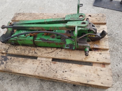 John Deere 6920, 6820, 6810, 6910 Pick Up Hitch Frame Al229594, Al220949 - Brza spojnica za Poljoprivredna mašina: slika 1 John Deere 6920, 6820, 6810, 6910 Pick Up Hitch Frame Al229594, Al220949 - Brza spojnica za Poljoprivredna mašina: slika 1