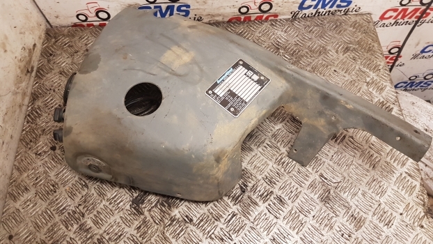 Landini Mythos Series 115 Cab Interior Plastic Panel Facing 3669391m1, 3669390m1 - Kabina i enterijer za Traktor: slika 2 Landini Mythos Series 115 Cab Interior Plastic Panel Facing 3669391m1, 3669390m1 - Kabina i enterijer za Traktor: slika 2