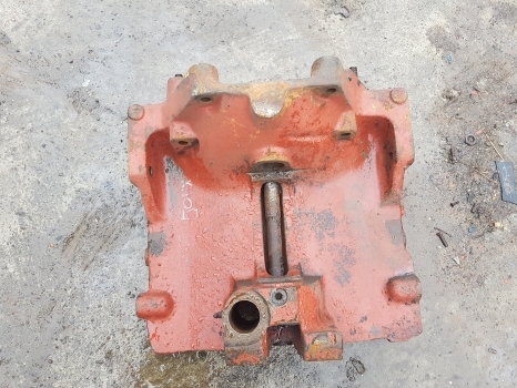 Massey Ferguson 50b, 100, 200, 300, 500 Series Front Axle Casting 1684290m1 - Glavčina za Bager utovarivač: slika 1 Massey Ferguson 50b, 100, 200, 300, 500 Series Front Axle Casting 1684290m1 - Glavčina za Bager utovarivač: slika 1