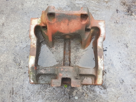 Massey Ferguson 50h, 50hx, Front Axle Casting 3510463m1 - Prednja osovina za Bager utovarivač: slika 1 Massey Ferguson 50h, 50hx, Front Axle Casting 3510463m1 - Prednja osovina za Bager utovarivač: slika 1