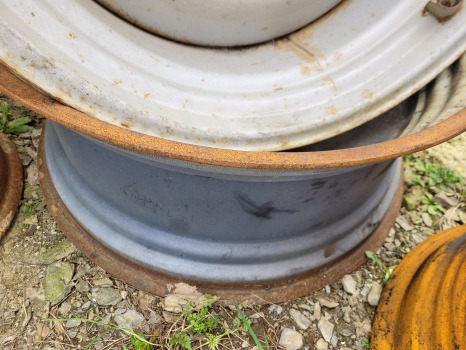 Massey Ferguson 5445, 5460, 5455, 5712, 5465, 6480 Rear Wheel Rim Pair W15 X 34 - Felna za Poljoprivredna mašina: slika 2 Massey Ferguson 5445, 5460, 5455, 5712, 5465, 6480 Rear Wheel Rim Pair W15 X 34 - Felna za Poljoprivredna mašina: slika 2