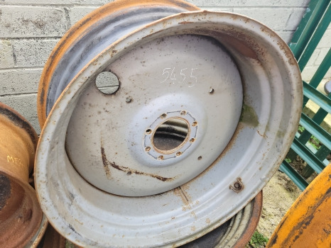 Massey Ferguson 5445, 5460, 5455, 5712, 5465, 6480 Rear Wheel Rim Pair W15 X 34 - Felna za Poljoprivredna mašina: slika 3 Massey Ferguson 5445, 5460, 5455, 5712, 5465, 6480 Rear Wheel Rim Pair W15 X 34 - Felna za Poljoprivredna mašina: slika 3