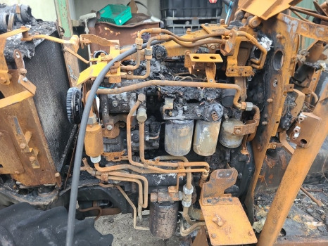 New Holland T4.90 V/ N Complete Engine For Parts F5dfl413l 5802201780 - Motor: slika 3 New Holland T4.90 V/ N Complete Engine For Parts F5dfl413l 5802201780 - Motor: slika 3
