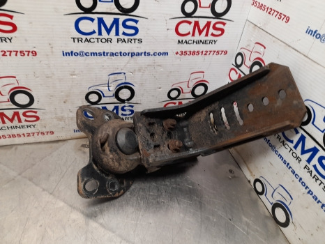 Blatobran New Holland T7.270 Stage V,  T7 Case Puma Front Mudguard Hub Rhs 48020802: slika 1