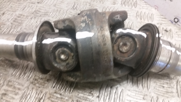 Same, Lamborghini, Deutz Agrotron 150 Front Axle Drive Shaft Right 04415115.4 - Polosovina za Traktor: slika 2 Same, Lamborghini, Deutz Agrotron 150 Front Axle Drive Shaft Right 04415115.4 - Polosovina za Traktor: slika 2