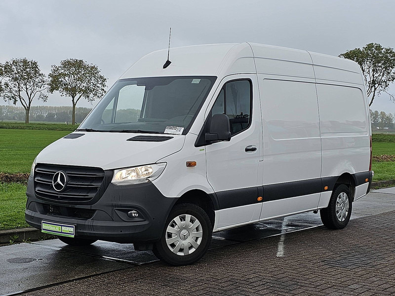 Mercedes-Benz Sprinter 317 L2H2 Navi RWD - Furgon: slika 2 Mercedes-Benz Sprinter 317 L2H2 Navi RWD - Furgon: slika 2