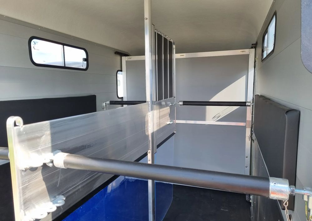 Novu Prikolica za konje CHEVAL LIBERTÉ MultiMax przyczepa na dwa konie | duża siodlarnia | drzwi boczne | 2600 kg DMC | 380×181 cm  |  ALUMINIOWA | Debon | dostawa | mocna i solidna |: slika 18