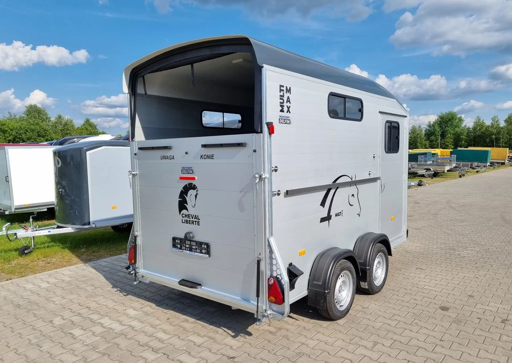 CHEVAL LIBERTÉ MultiMax przyczepa na dwa konie | duża siodlarnia | drzwi boczne | 2600 kg DMC | 380×181 cm | ALUMINIOWA | Debon | dostawa | mocna i solidna | - Prikolica za konje: slika 4 CHEVAL LIBERTÉ MultiMax przyczepa na dwa konie | duża siodlarnia | drzwi boczne | 2600 kg DMC | 380×181 cm | ALUMINIOWA | Debon | dostawa | mocna i solidna | - Prikolica za konje: slika 4