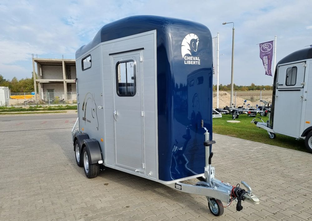 CHEVAL LIBERTÉ Touring Country + siodlarnia | przyczepa dla dwóch koni z rampą z przodu | 2000 kg DMC - Prikolica za konje: slika 5 CHEVAL LIBERTÉ Touring Country + siodlarnia | przyczepa dla dwóch koni z rampą z przodu | 2000 kg DMC - Prikolica za konje: slika 5