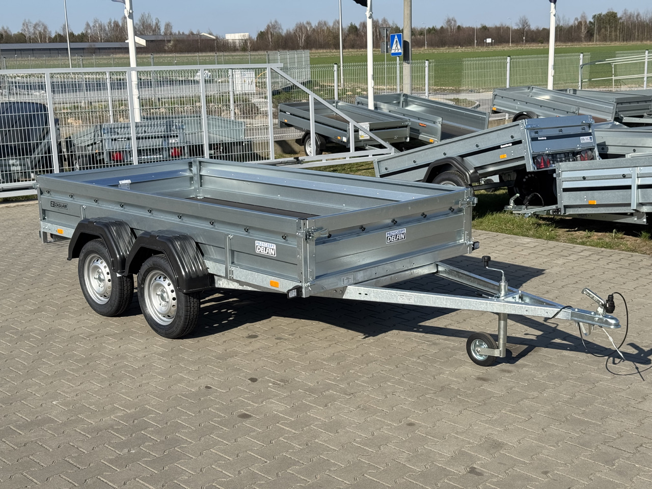 ZASŁAW 300T - przyczepa skrzyniowa 2 osie / 750kg - Prikolica za automobil: slika 1 ZASŁAW 300T - przyczepa skrzyniowa 2 osie / 750kg - Prikolica za automobil: slika 1