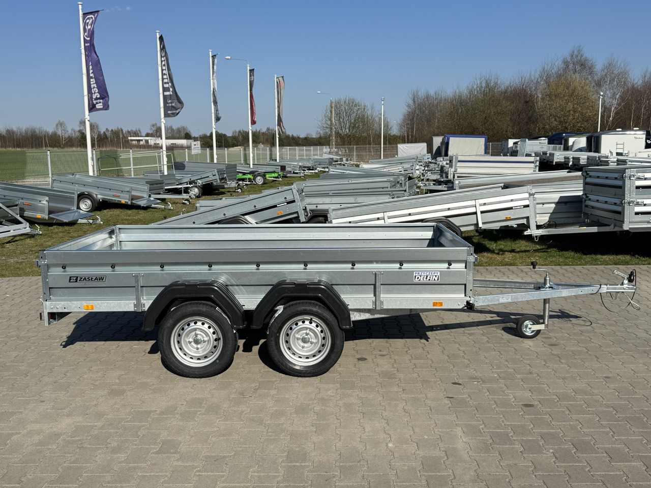 ZASŁAW 300T - przyczepa skrzyniowa 2 osie / 750kg - Prikolica za automobil: slika 2 ZASŁAW 300T - przyczepa skrzyniowa 2 osie / 750kg - Prikolica za automobil: slika 2