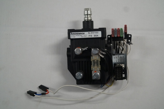 Jungheinrich 51011433 | Emergency disconnect switch 24V/300A - Električni sistem za Oprema za rukovanje materijalima: slika 1 Jungheinrich 51011433 | Emergency disconnect switch 24V/300A - Električni sistem za Oprema za rukovanje materijalima: slika 1