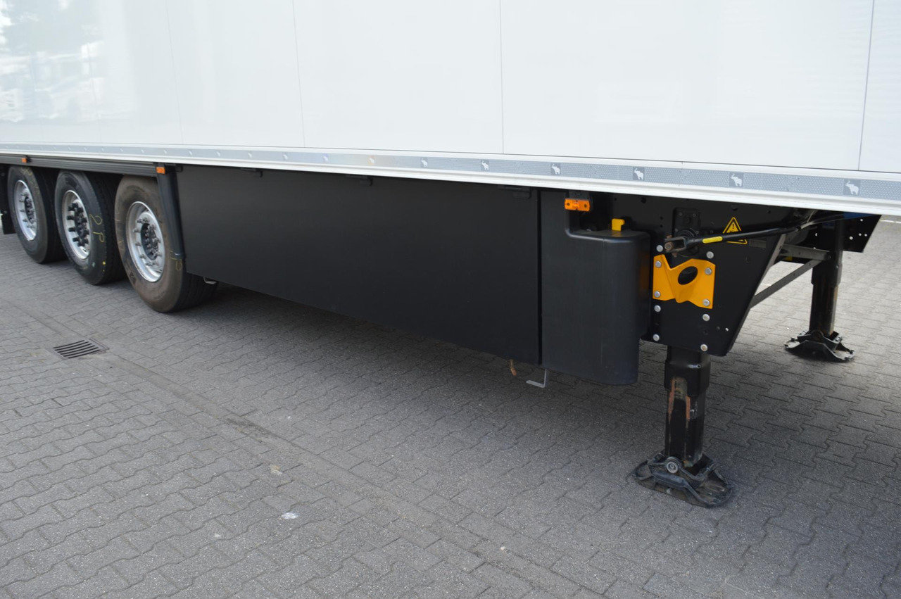 Schmitz Cargobull SKO FP 45 Carrier Vector 1550 - Poluprikolica hladnjače: slika 4 Schmitz Cargobull SKO FP 45 Carrier Vector 1550 - Poluprikolica hladnjače: slika 4