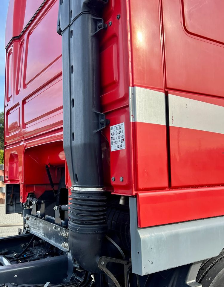 DAF XF105.510 | 6x2 | Pod zabudowę |Os podnoszona i skrętna | Retarder | Webasto | Klimatyzacja - Kamion sa golom šasijom i zatvorenom kabinom: slika 5 DAF XF105.510 | 6x2 | Pod zabudowę |Os podnoszona i skrętna | Retarder | Webasto | Klimatyzacja - Kamion sa golom šasijom i zatvorenom kabinom: slika 5