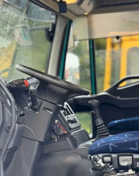 Iveco TRAKKER 450 6x4 WYWROTKA MELLER | EURO 5 | MANUAL | KLIMA | RETARDER | PRZEBIEG 364 000km ! - Istovarivač: slika 5 Iveco TRAKKER 450 6x4 WYWROTKA MELLER | EURO 5 | MANUAL | KLIMA | RETARDER | PRZEBIEG 364 000km ! - Istovarivač: slika 5