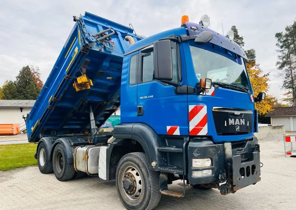 MAN TGS 26.440 6x6 Hydrodrive – Meiller 3-stronny wywrotka / Manual / Retarder / Tempomat / Euro 5 - Istovarivač: slika 4 MAN TGS 26.440 6x6 Hydrodrive – Meiller 3-stronny wywrotka / Manual / Retarder / Tempomat / Euro 5 - Istovarivač: slika 4