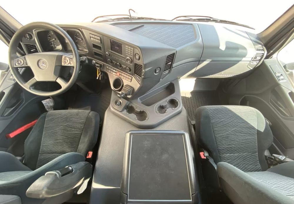 Istovarivač Mercedes-Benz Arocs 3345 | 6x6 Allrad | Wywrotka MEILLER Bordmatik | Euro 6 |: slika 14 Istovarivač Mercedes-Benz Arocs 3345 | 6x6 Allrad | Wywrotka MEILLER Bordmatik | Euro 6 |: slika 14