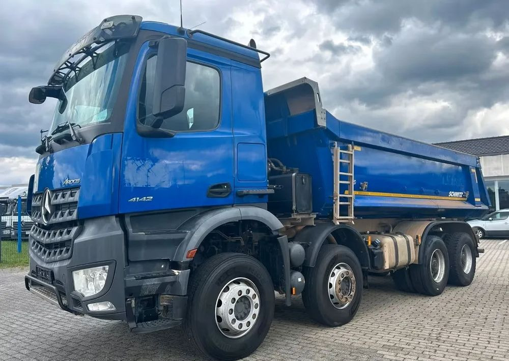 Mercedes-Benz Arocs 4142 | Wywrotka Schmitz | 8x4 | Euro 6 | Klima | Retarder | 242 598 km - Istovarivač: slika 4 Mercedes-Benz Arocs 4142 | Wywrotka Schmitz | 8x4 | Euro 6 | Klima | Retarder | 242 598 km - Istovarivač: slika 4