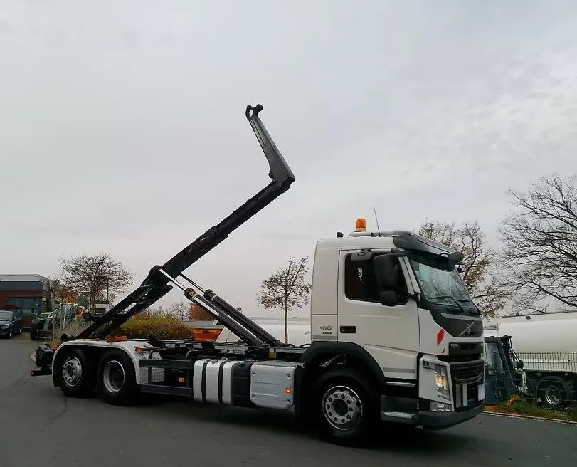 Volvo FM 410 • 6x2 • Meiller z systemem HDS (roll-off) • Euro 6 • Przebieg 251235 km • - Kamion sa hidrauličnom kukom: slika 2 Volvo FM 410 • 6x2 • Meiller z systemem HDS (roll-off) • Euro 6 • Przebieg 251235 km • - Kamion sa hidrauličnom kukom: slika 2